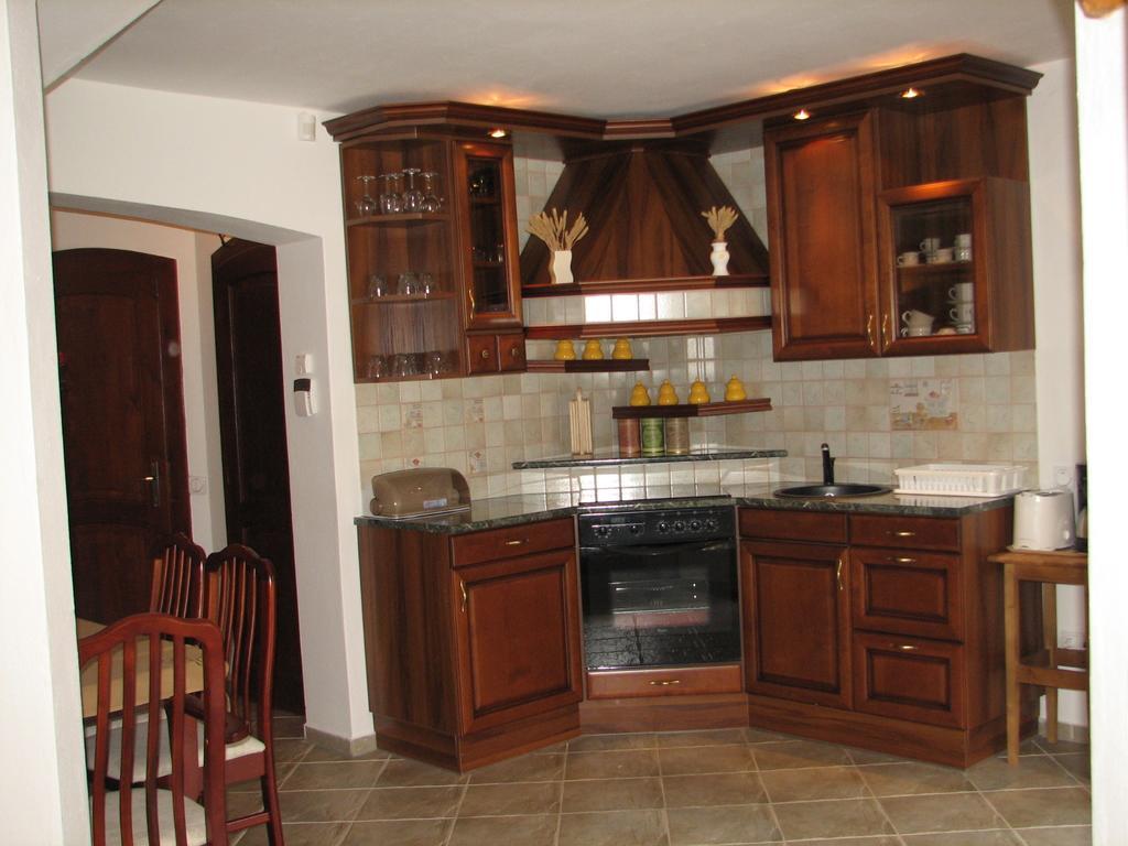 Hajdu Apartman 1. Hajduszoboszlo Bilik gambar